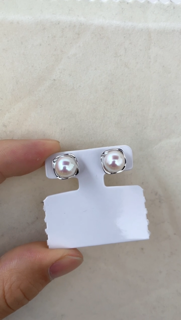【闪购商品】海水珍珠耳饰银S925镶嵌耳钉