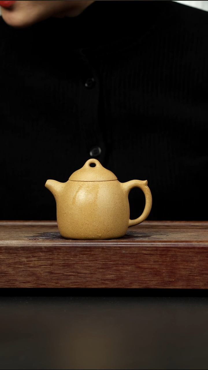 茶壶紫砂手磨黄金段 秦权