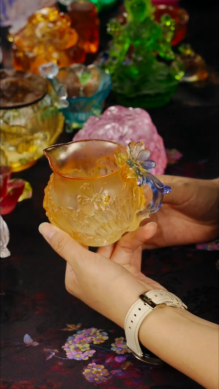 琉璃一盏清茗，一席美器