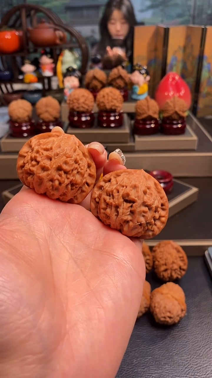 【闪购商品】文玩核桃把件H635宫灯43