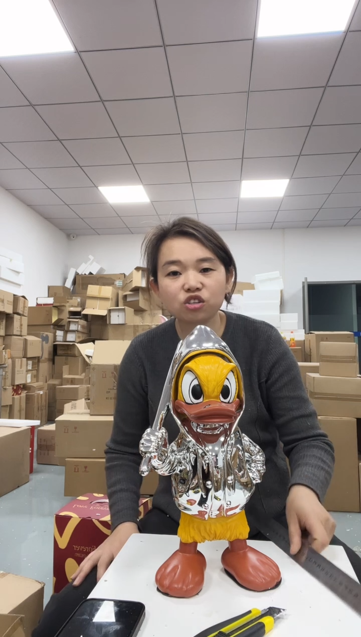 树脂唐老鸭银色小号