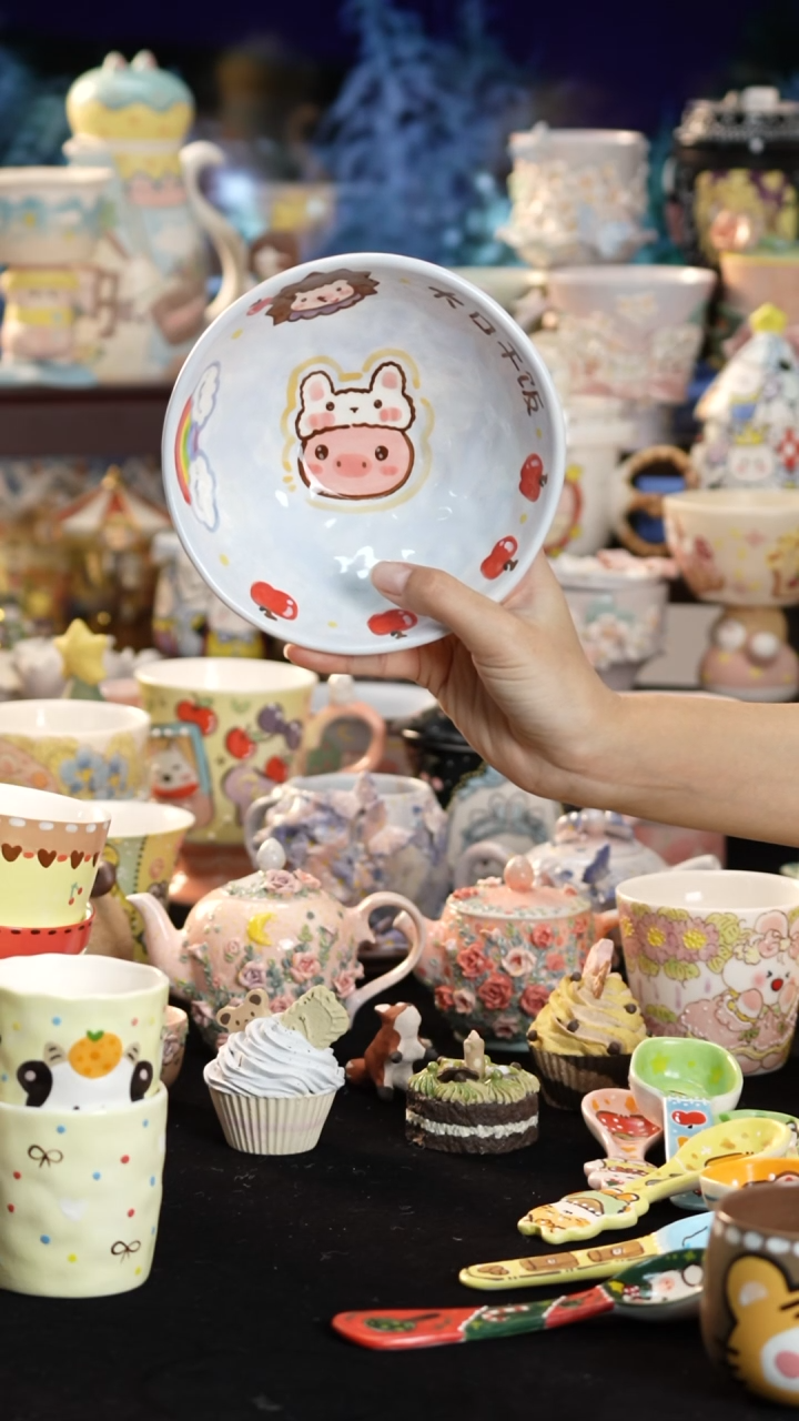 摆件陶景德镇釉下彩手绘设计师款陶瓷