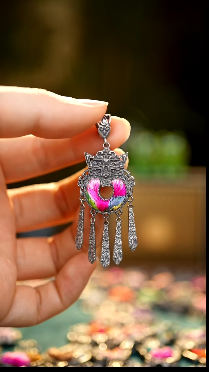 织绣私人定制苗族手工W821