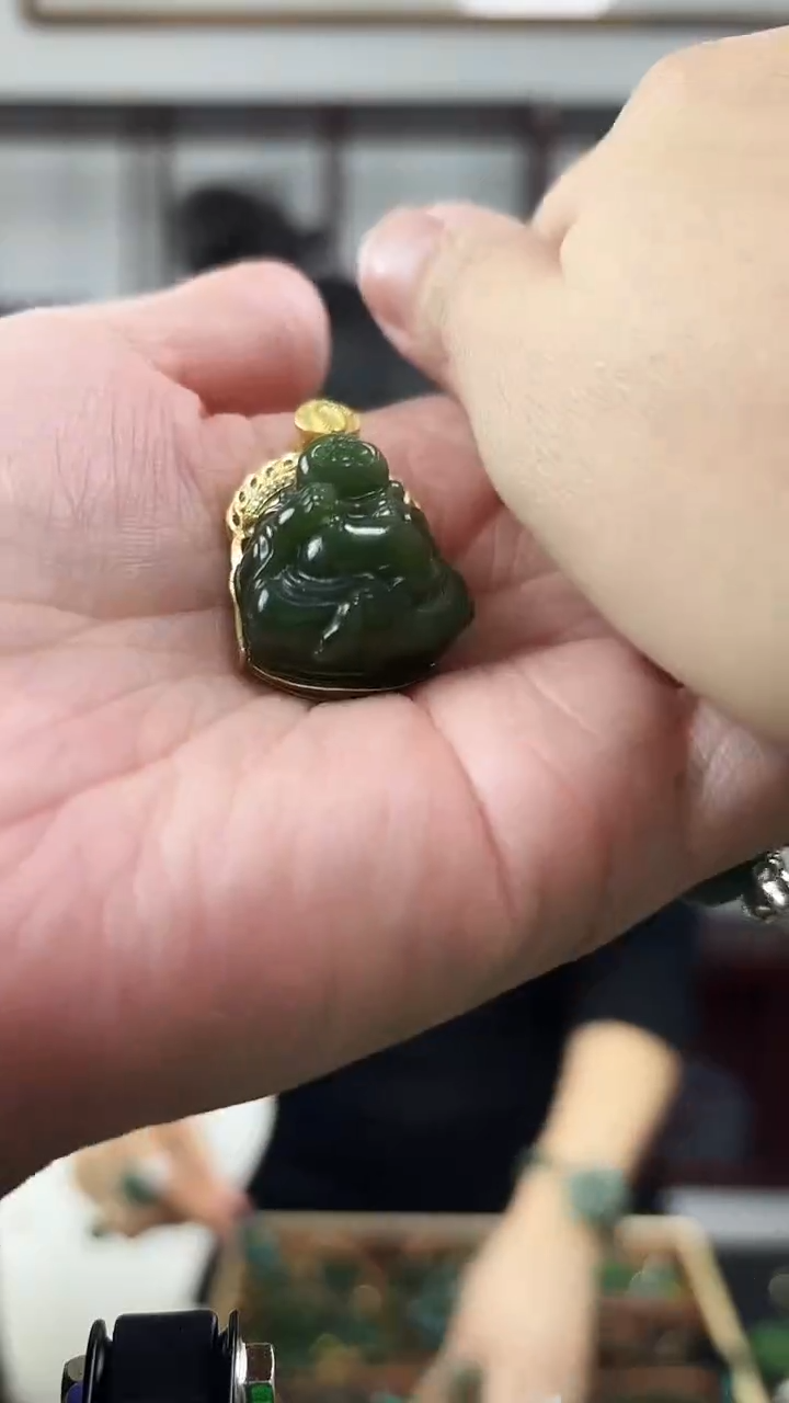 颈饰未镶嵌和田玉佛公