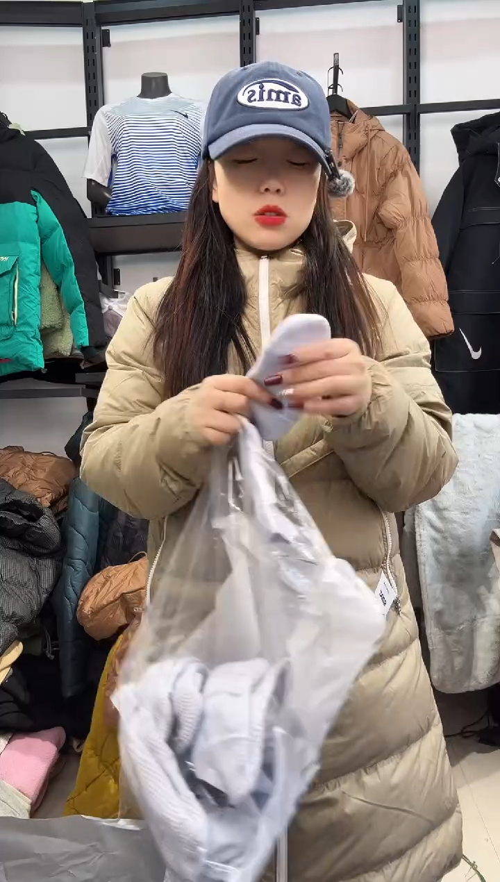 2031 闪购编码  运动卫衣裤以直播间过款为准 尺码  瑕疵袜无售后