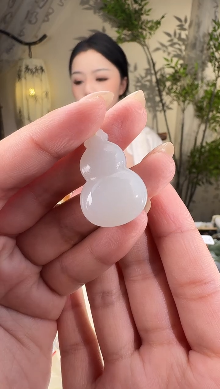 和田玉未镶嵌颈饰白玉葫芦