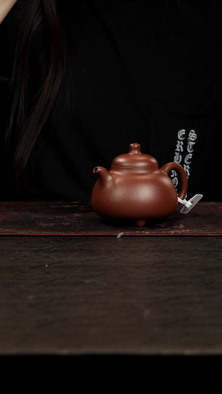 茶壶紫砂桃花紫泥三足乳鼎270cc