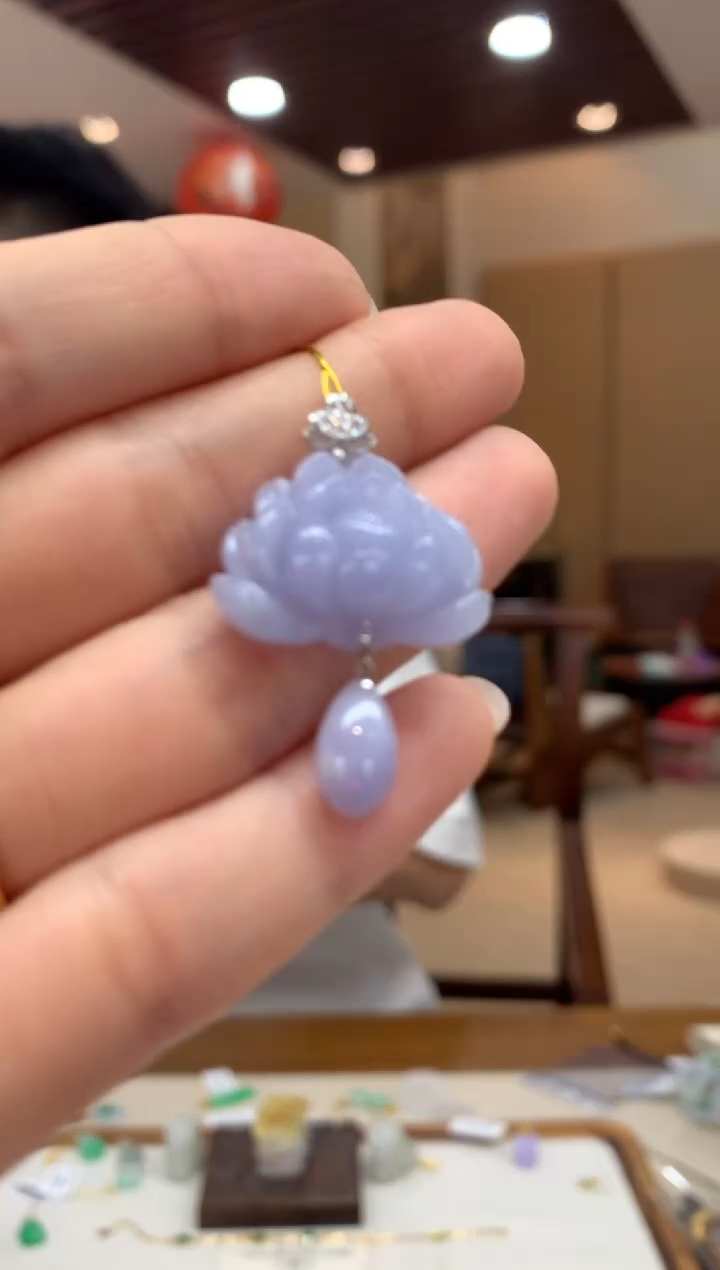 吊坠(不含链)18K金镶嵌翡翠莲花