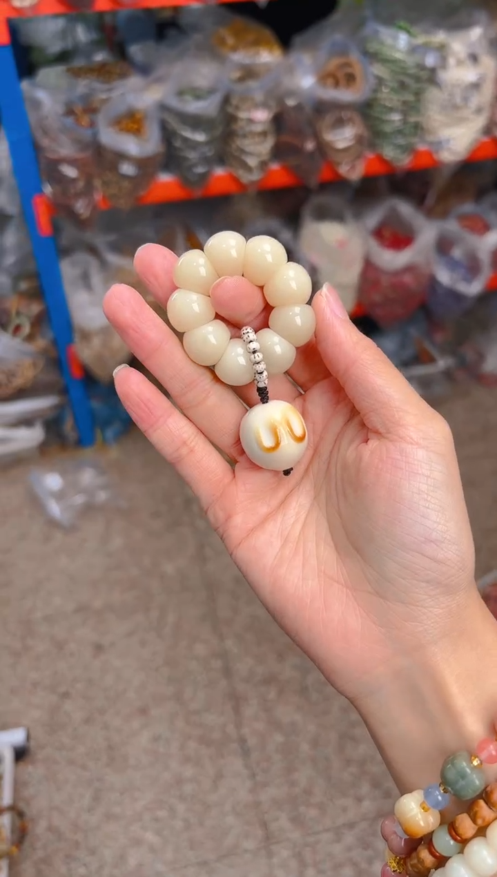 吊坠菩提根/象牙果荔枝栋手捻 馒头兔新款