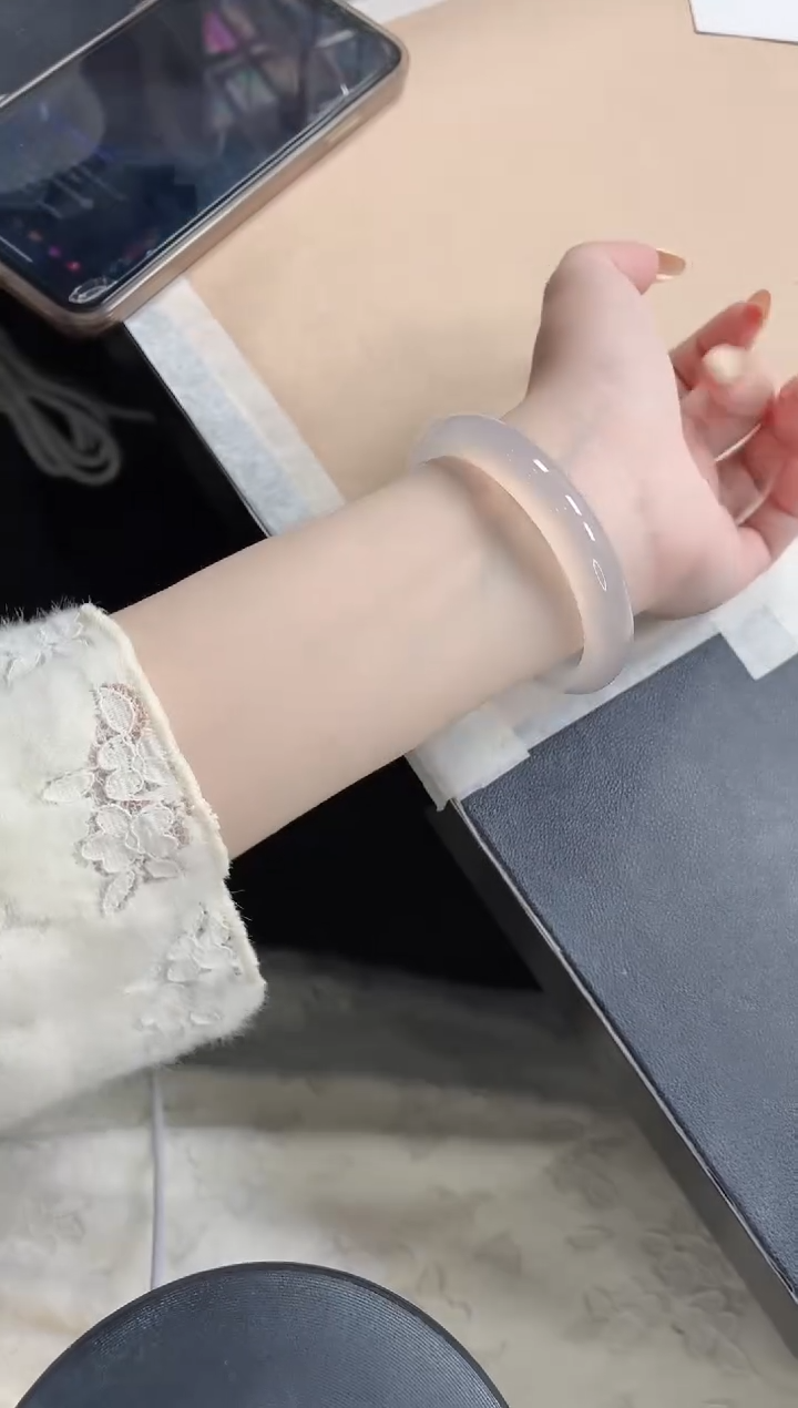 石英质玉手镯未镶嵌221-55.9荔枝