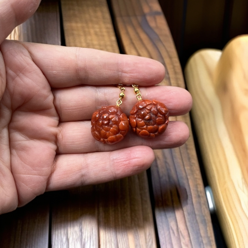 南红精美火焰纹花朵耳坠