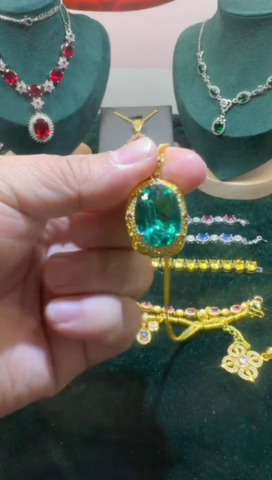 18K金镶嵌戒指祖母绿2