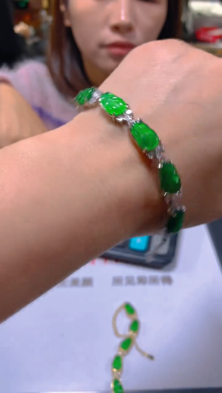 未镶嵌手链翡翠多样性发一