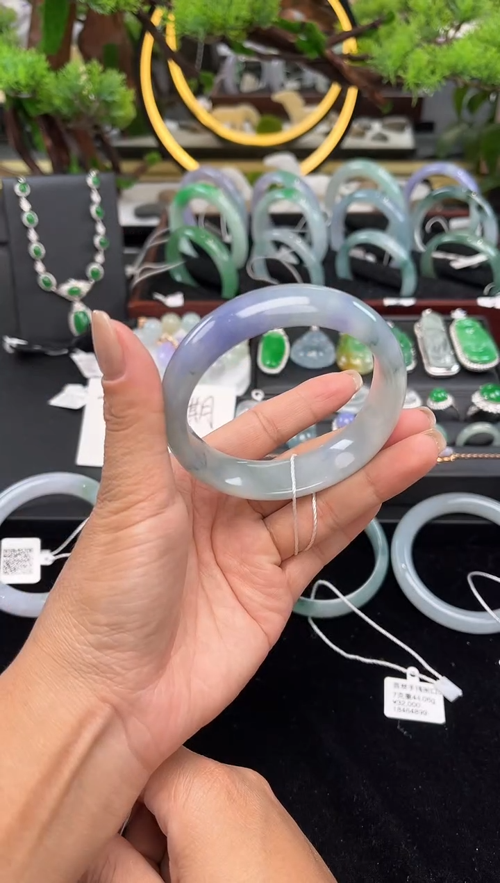 未镶嵌手镯翡翠手镯