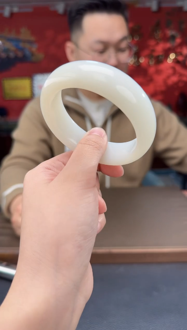 【闪购商品】和田玉.未镶嵌白玉宽版镯55-61+