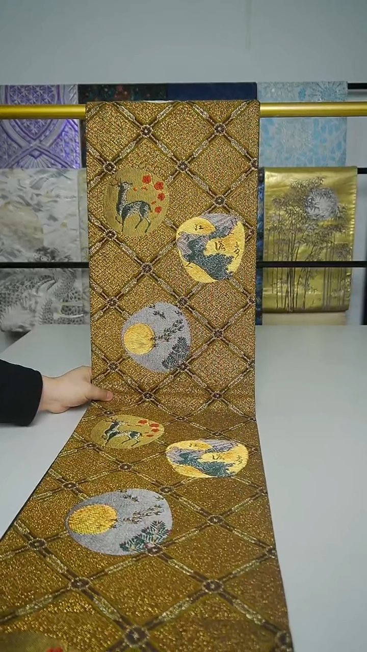 织绣织锦1织金小鹿