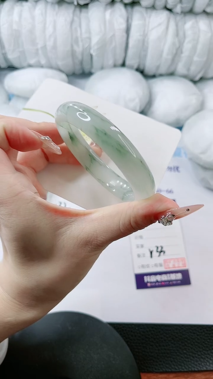 【闪购商品】石英质玉手镯未镶嵌多样性发货V33