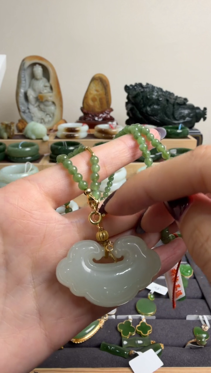 颈饰未镶嵌和田玉挂件