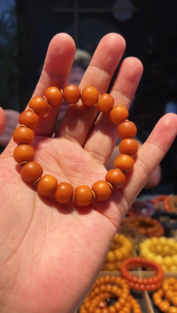 未镶嵌蜜蜡手串12左右单圈