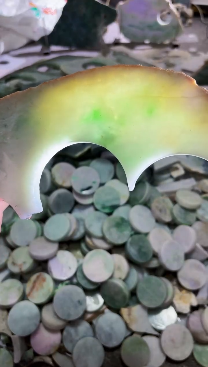 【闪购商品】翡翠颈饰未镶嵌A货吴玉2108