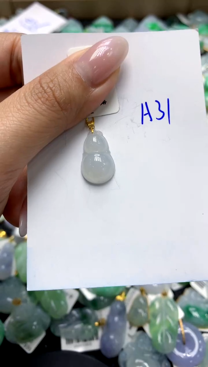 翡翠18K金镶嵌颈饰11111111111111111