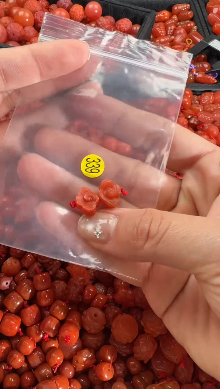 【闪购商品】南红玛瑙颈饰未镶嵌1