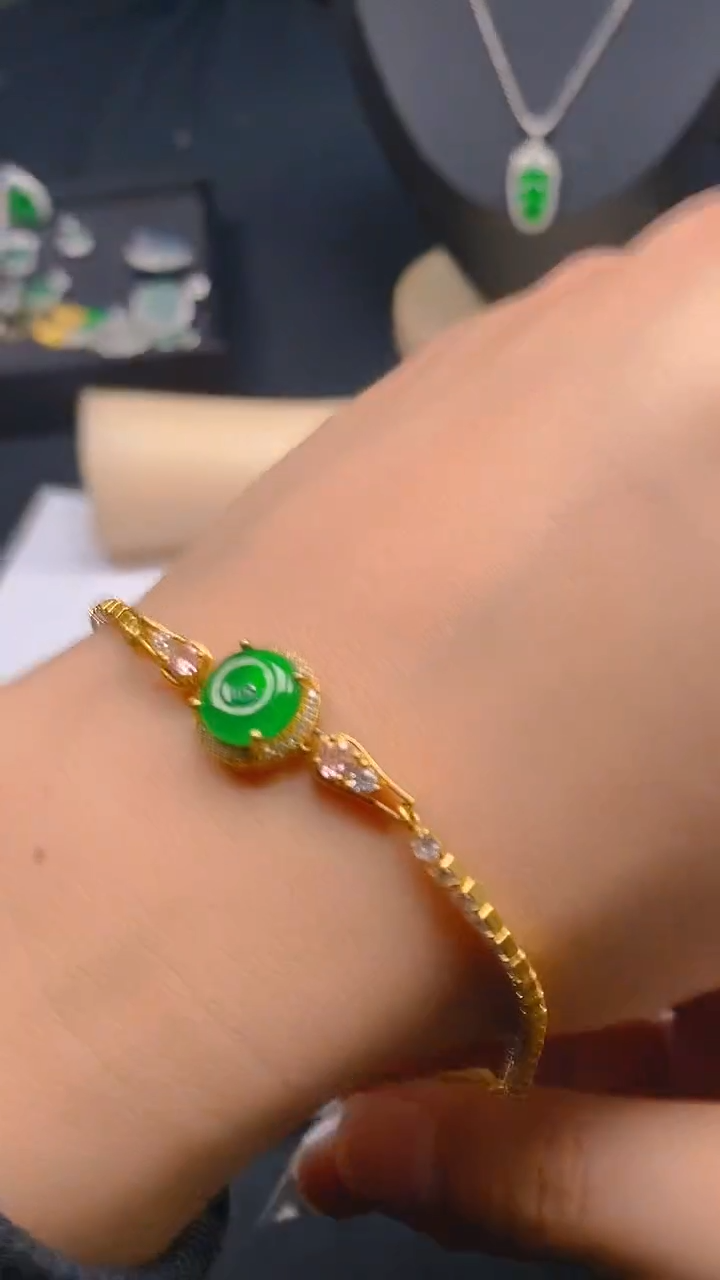 【闪购商品】翡翠手链未镶嵌天然A货玉石随机多样性发货