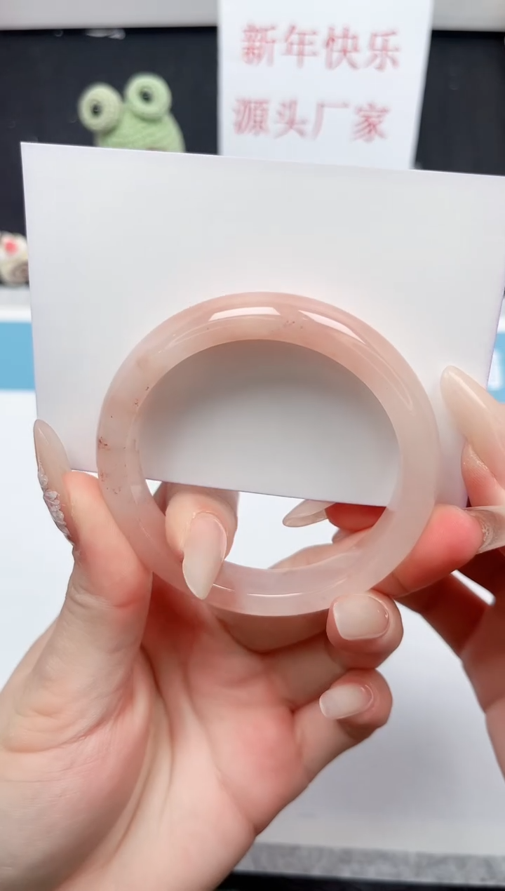 【闪购商品】石英质玉手镯未镶嵌83-52.4