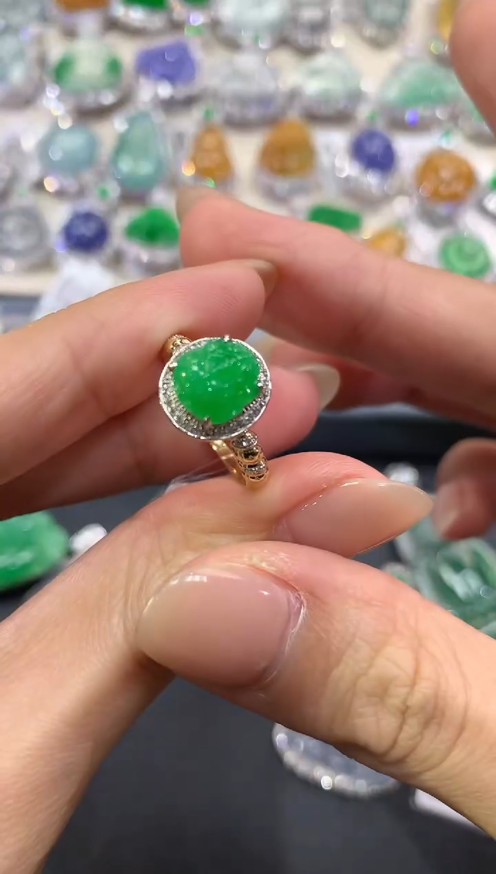 【闪购商品】翡翠戒指18K金镶嵌w88