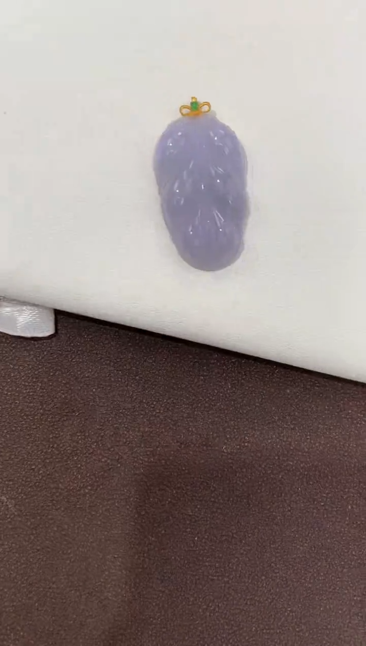 翡翠18K金镶嵌颈饰天然缅甸a货翡翠