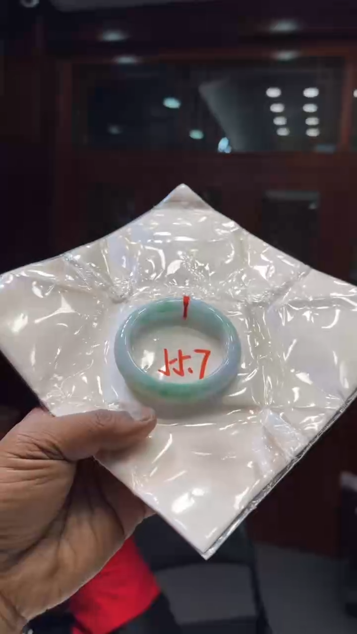 【闪购商品】翡翠手镯未镶嵌手镯