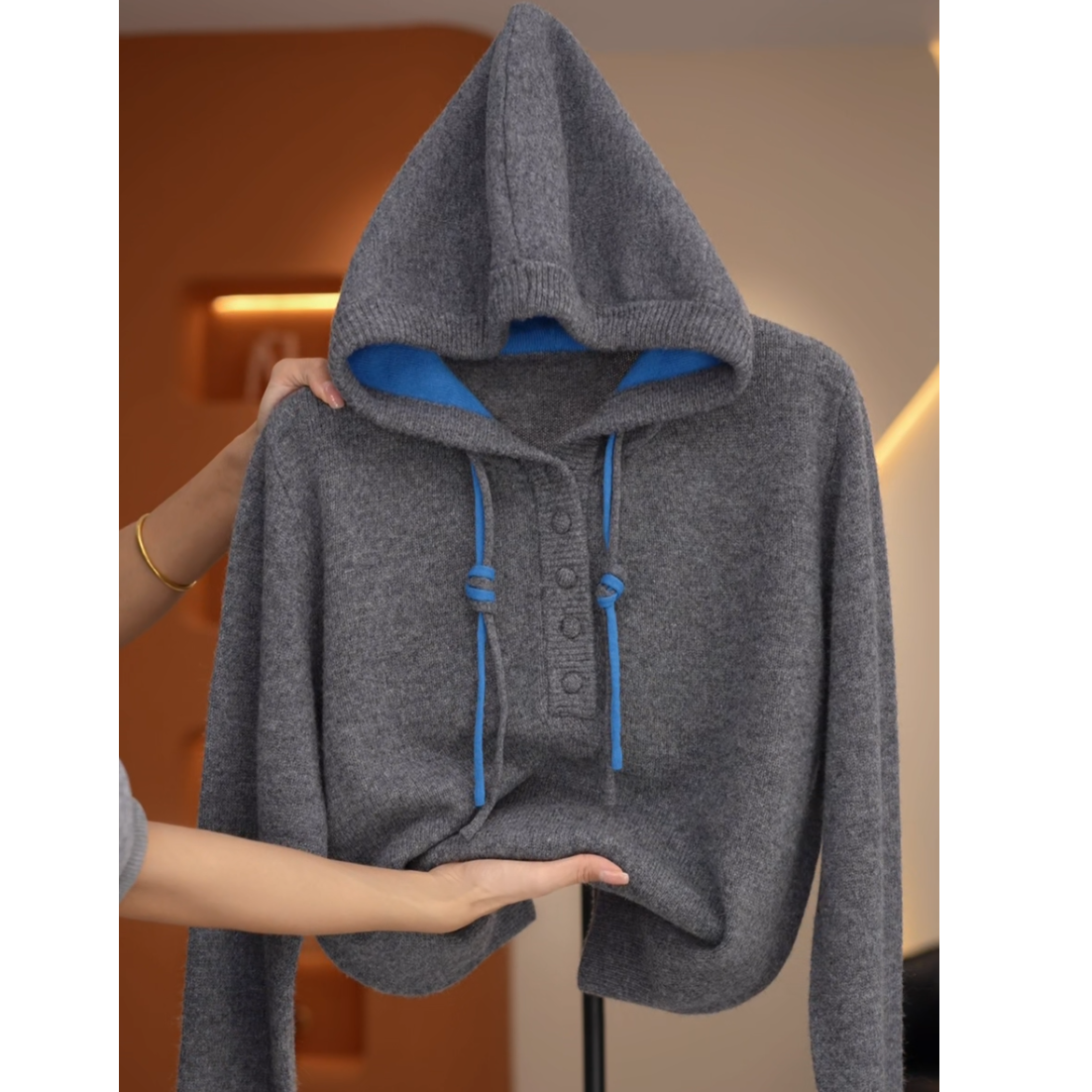 【荣荣】时尚高级感连帽抽绳款百搭休闲针织衫-Y20101