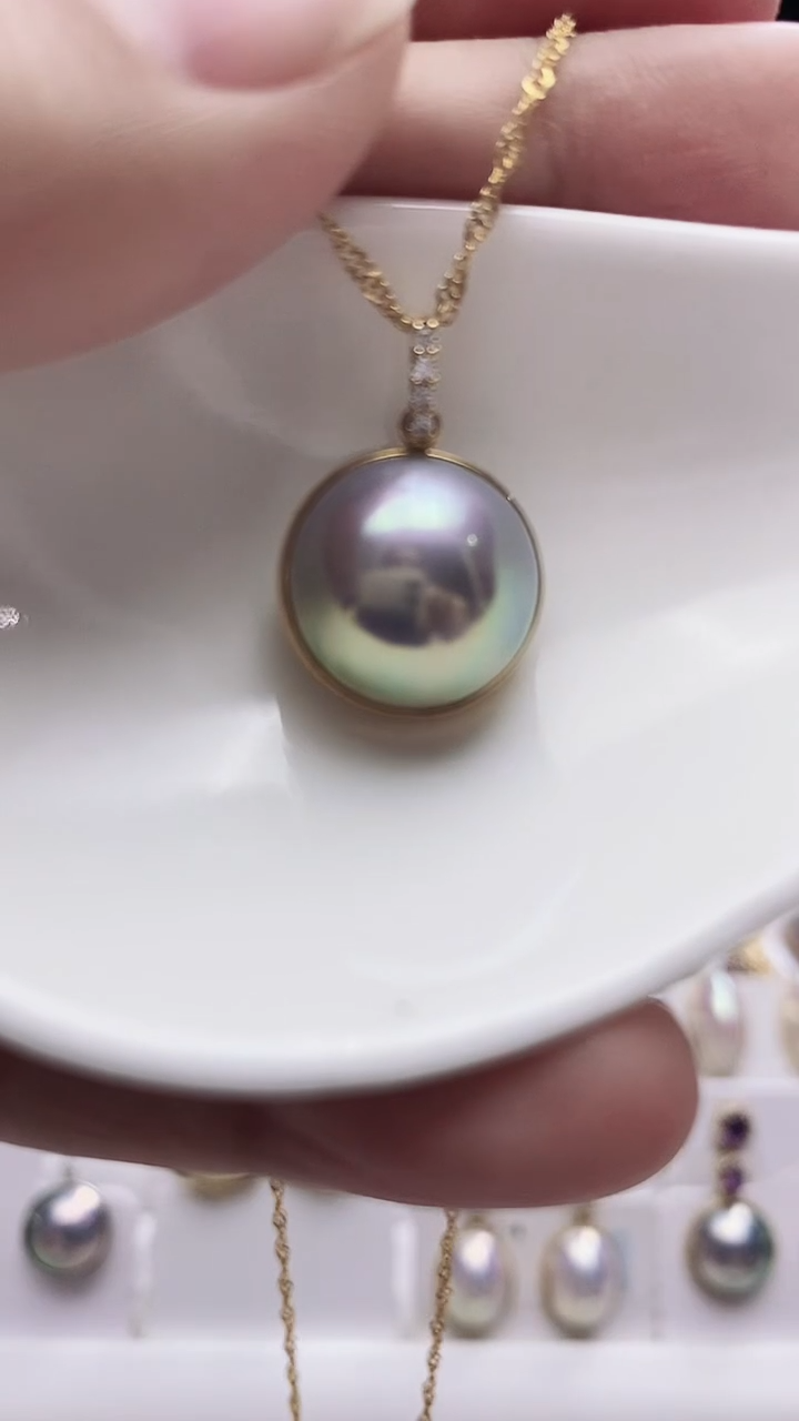 【闪购商品】拼合珍珠（马贝珠）颈饰18K金镶嵌海水马贝吊坠