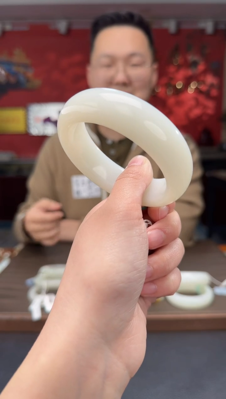 【闪购商品】和田玉.未镶嵌白玉宽版镯55-62