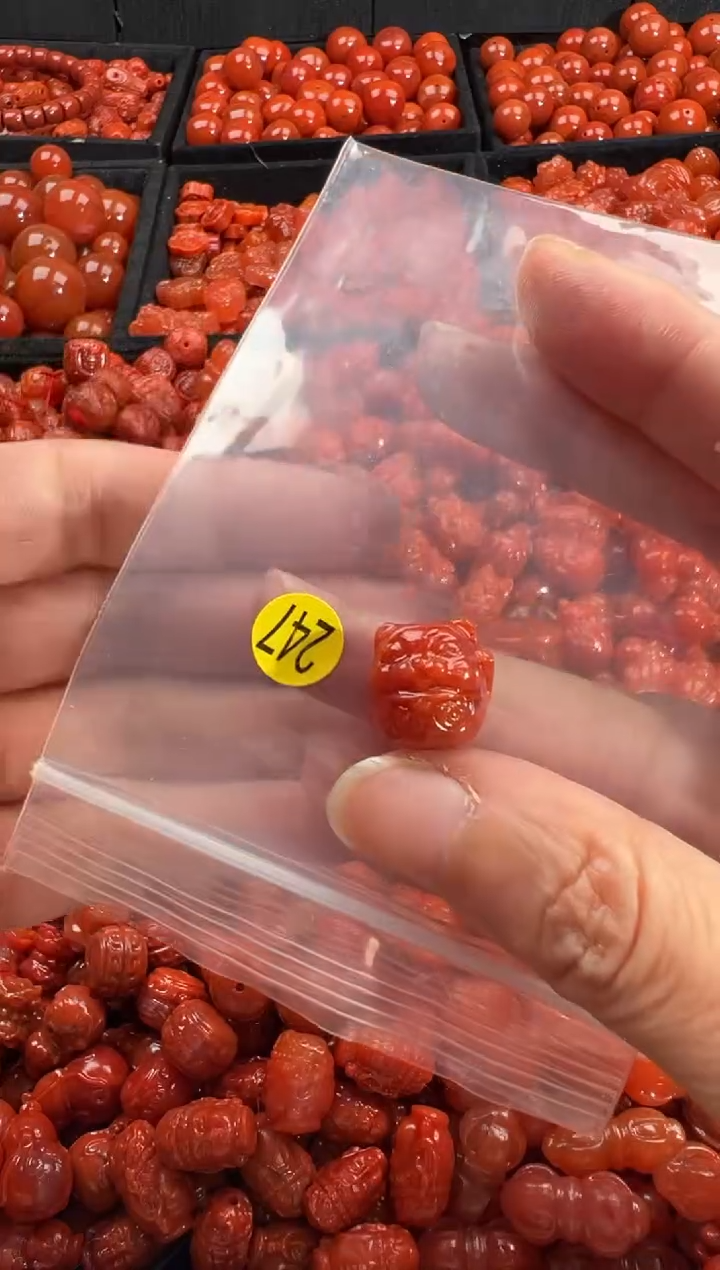 颈饰未镶嵌南红玛瑙1