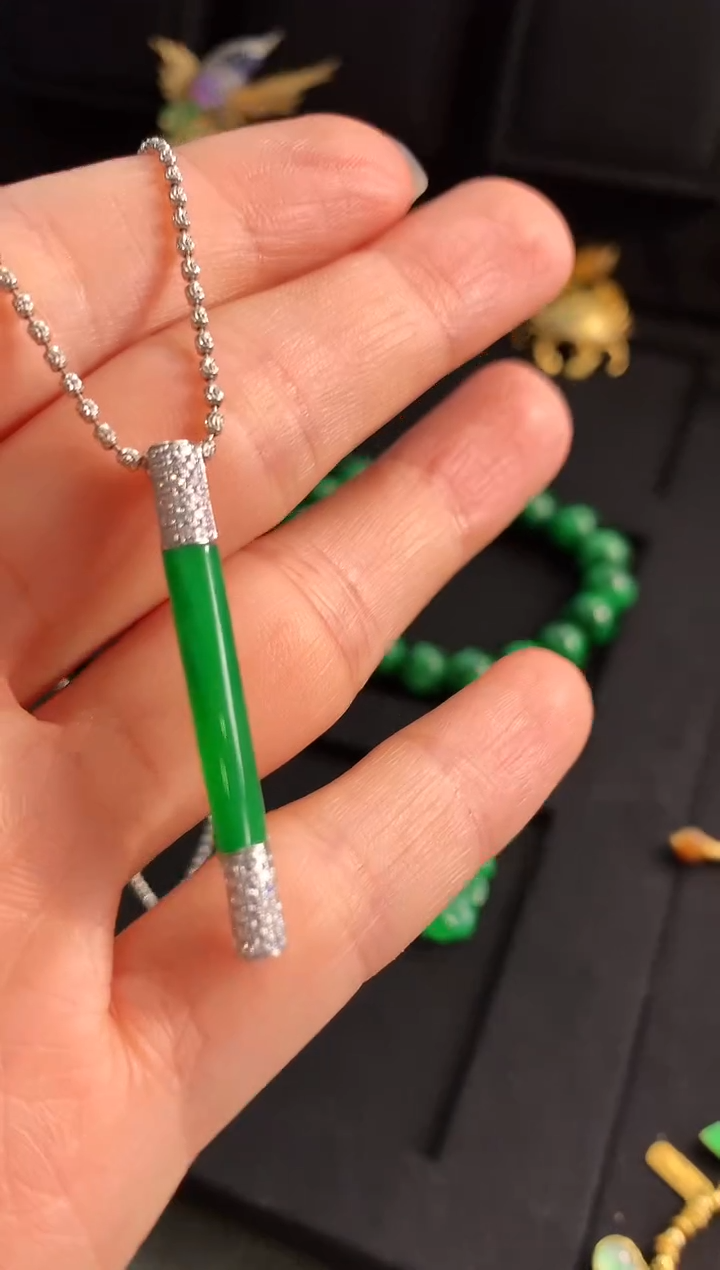 【闪购商品】翡翠吊坠(不含链)18K金镶嵌吊坠