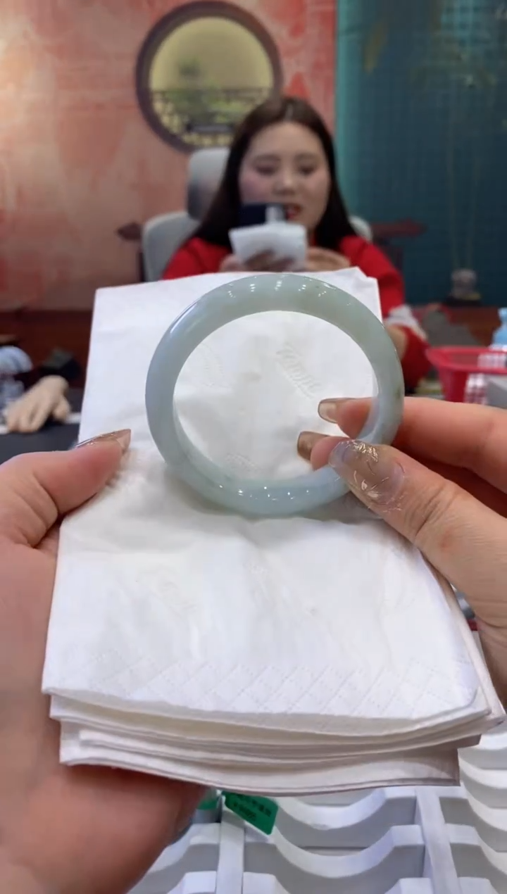 【闪购商品】翡翠手镯未镶嵌多人006371