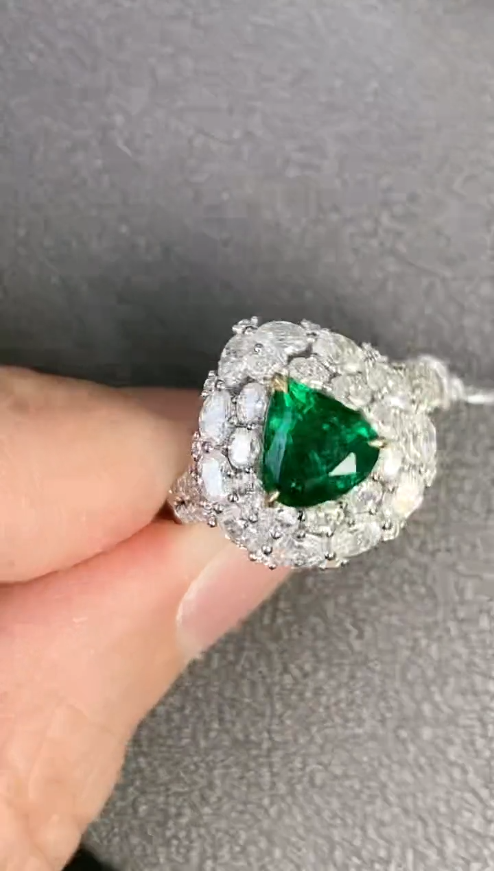 【闪购商品】祖母绿戒指18K金镶嵌1.21ct/年货节专属价