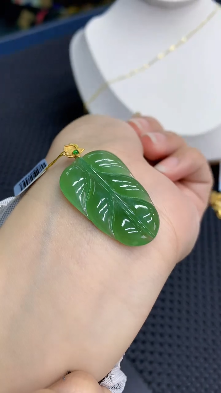 【闪购商品】翡翠颈饰18K金镶嵌            8