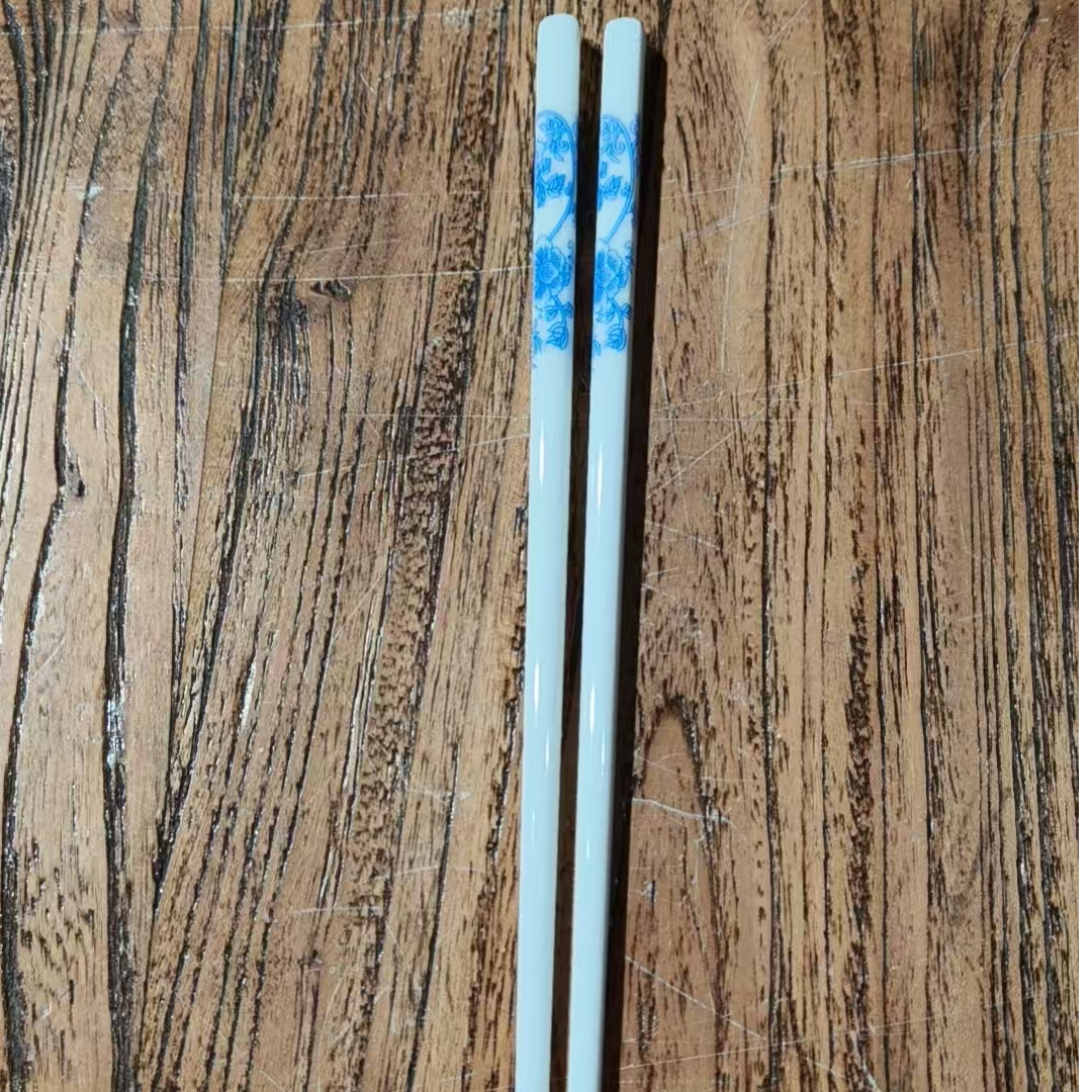 青花牡丹青瓷筷子一双