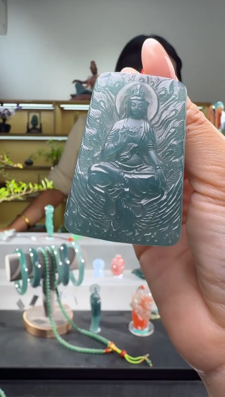 吊坠(赠链)未镶嵌翡翠观音（多样性发其一）
