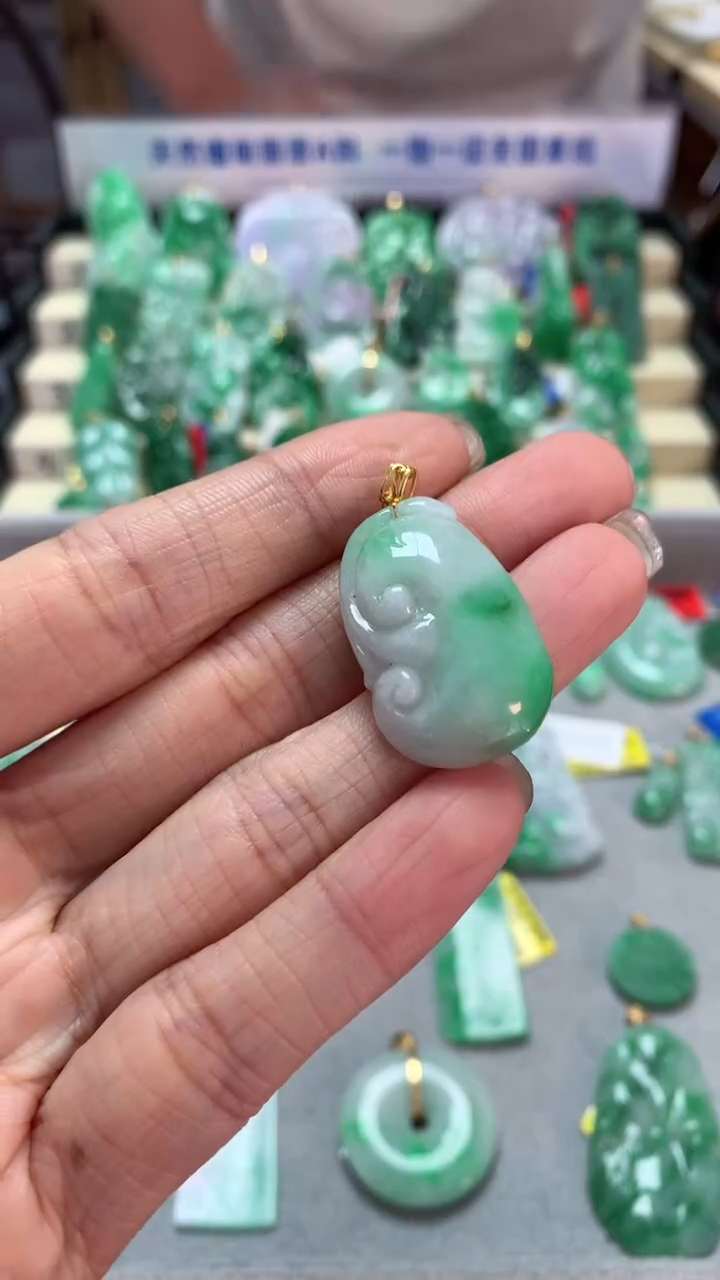 【闪购商品】翡翠吊坠(不含链)18K金镶嵌挂件