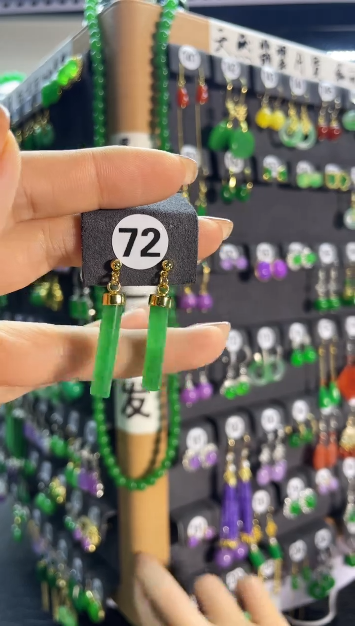 【闪购商品】翡翠耳饰银S925镶嵌72...