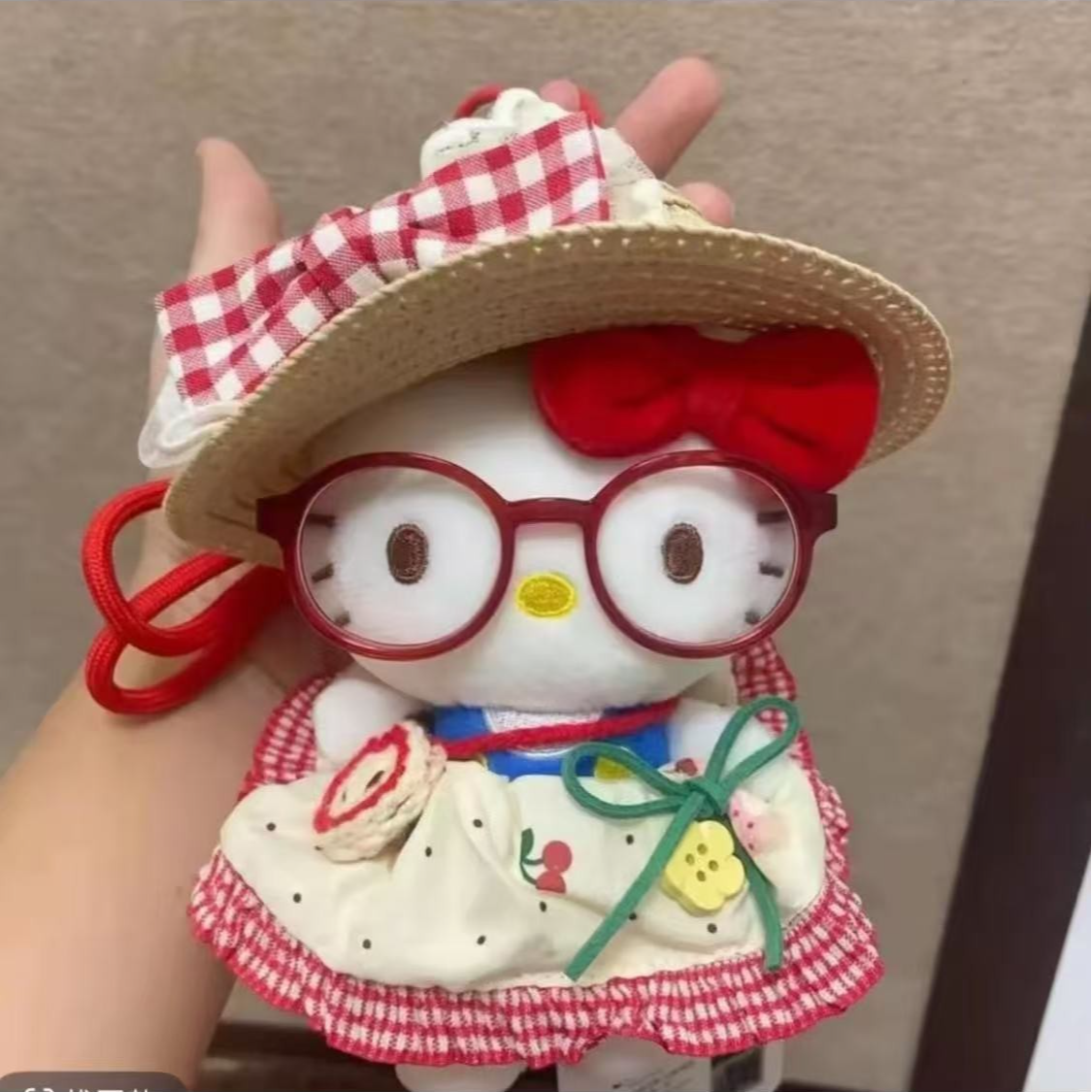 正版三丽鸥Hello Kitty包挂蝶帽甜甜可爱毛绒包挂公仔挂饰礼物
