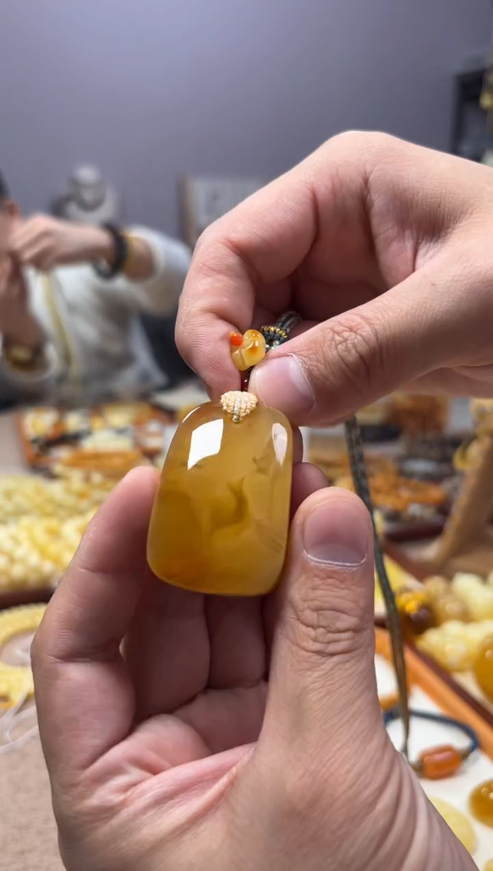 【闪购商品】蜜蜡裸石未镶嵌牌子