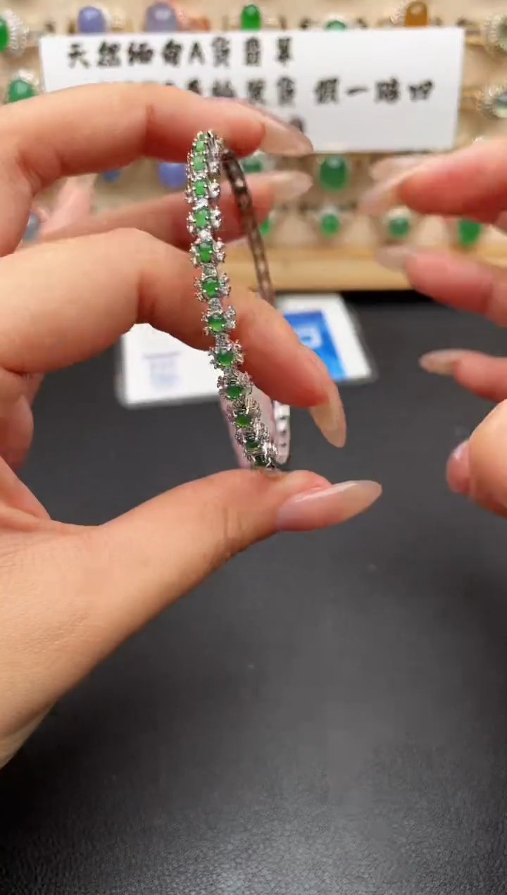 未镶嵌戒指翡翠一物一证一礼盒