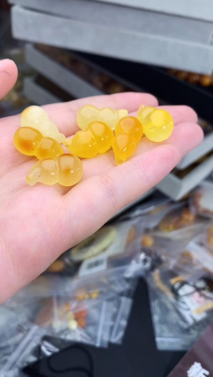 蜜蜡未镶嵌珠宝奇石69多样性发一件