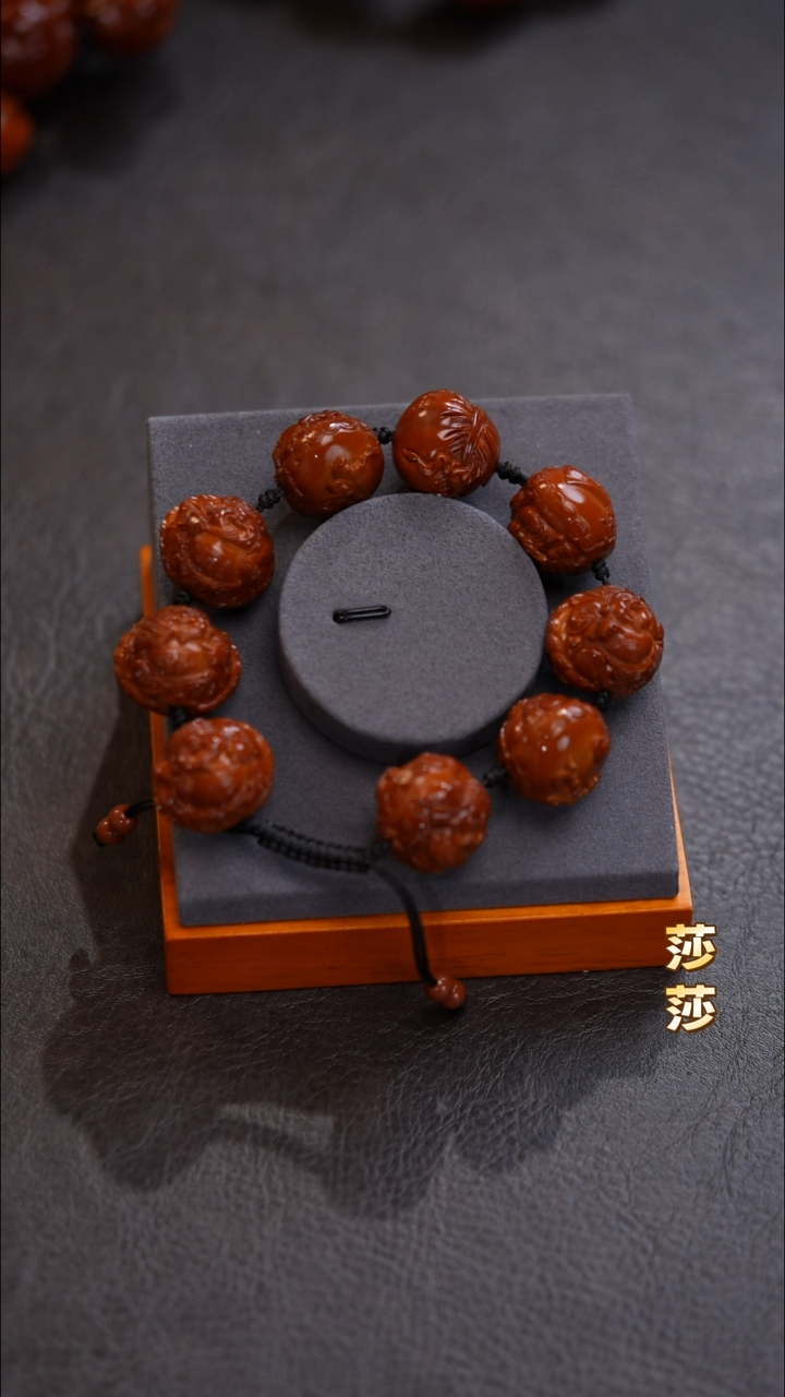 吊坠橄榄核风****。橄榄核