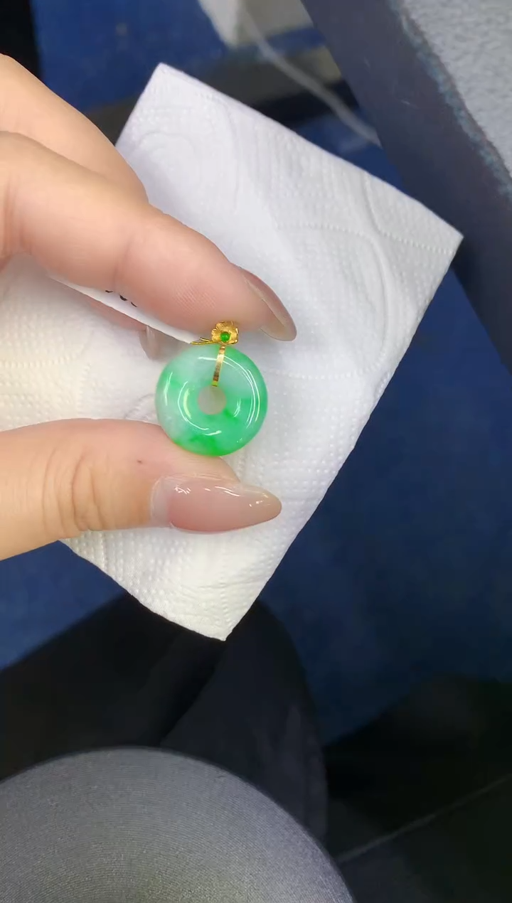 颈饰18K金镶嵌翡翠缅甸天然翡翠A货