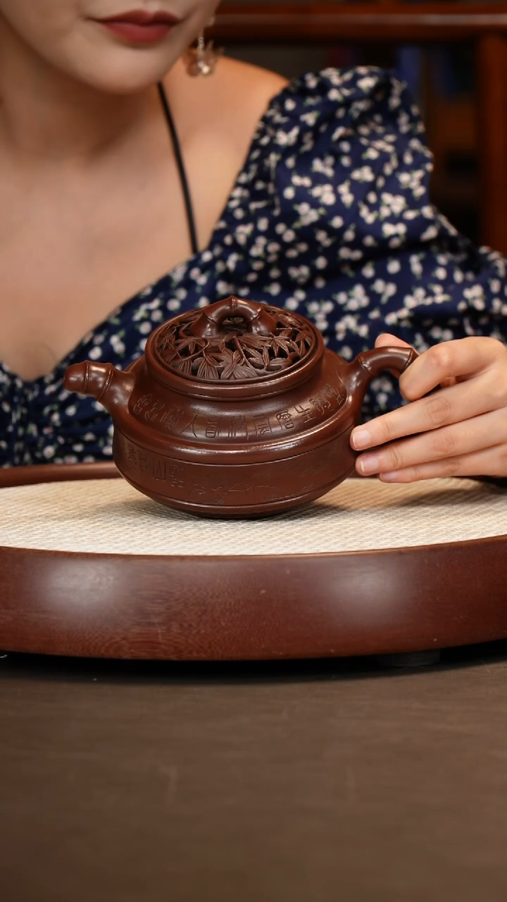 茶壶紫砂【徐南】双线竹鼓+大吉图+定制章